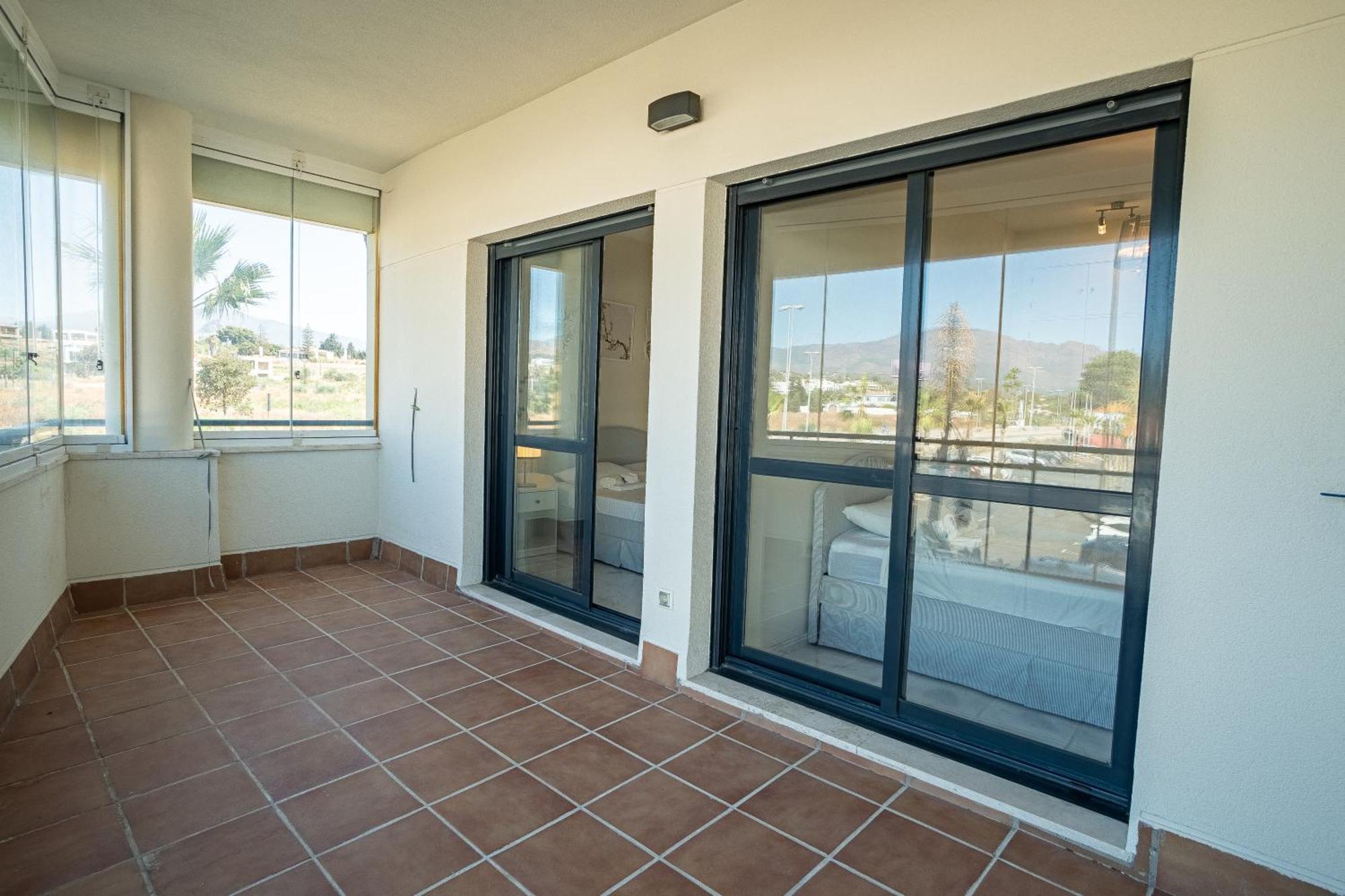 Hello Cosmo Apartment Estepona Luaran gambar
